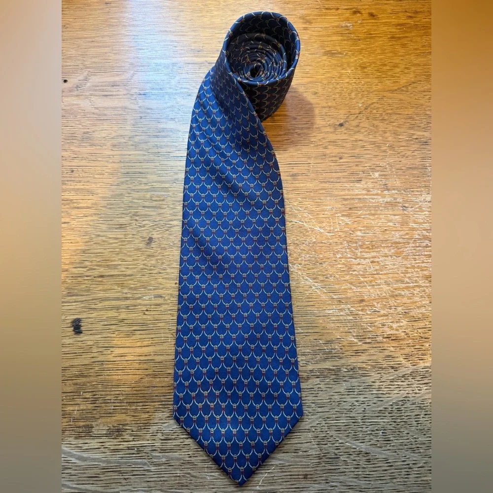 Brooks Brothers Navy Scalloped Design Pure Silk Neck Tie‎
